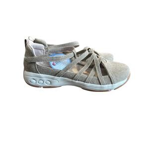 ⭐️ Women’s Therafit Beige Comfort Shoes Size 11 Grannycore. Casual  NWT!